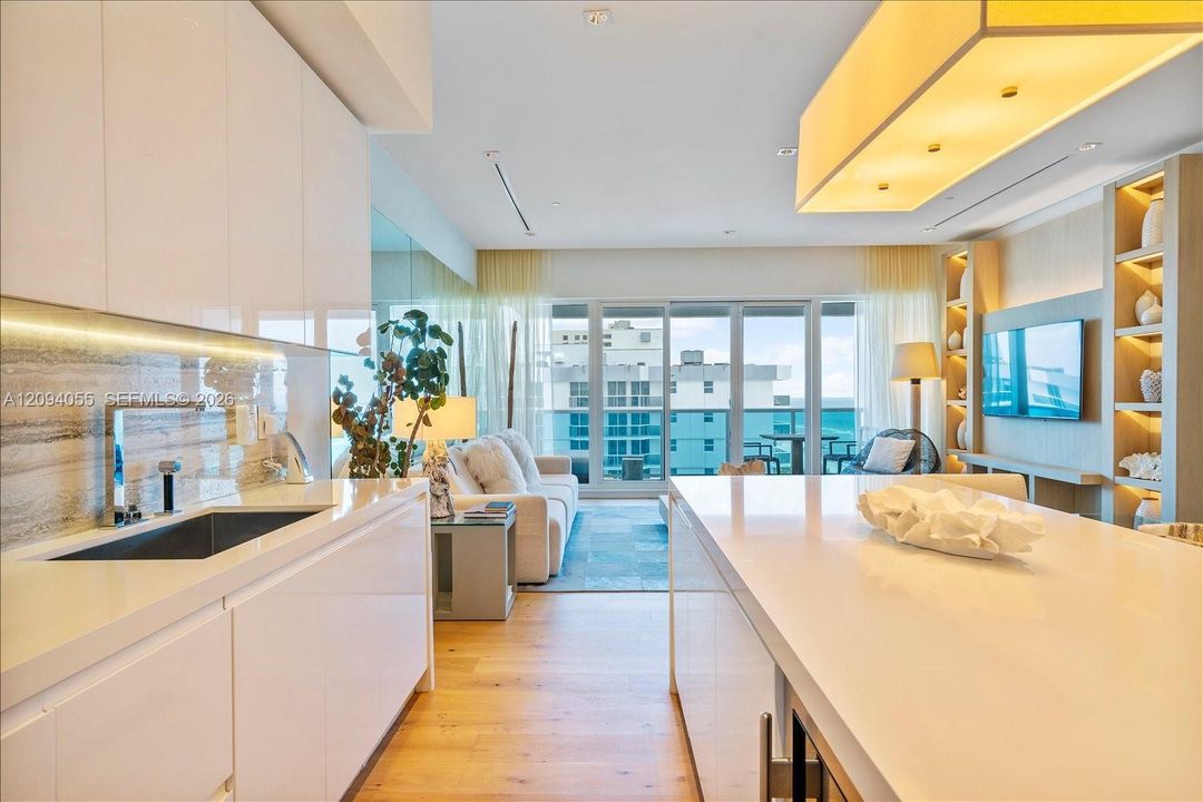 En Venta: $5,995,000 (2 camas, 2 baños, 1942 Pies cuadrados)