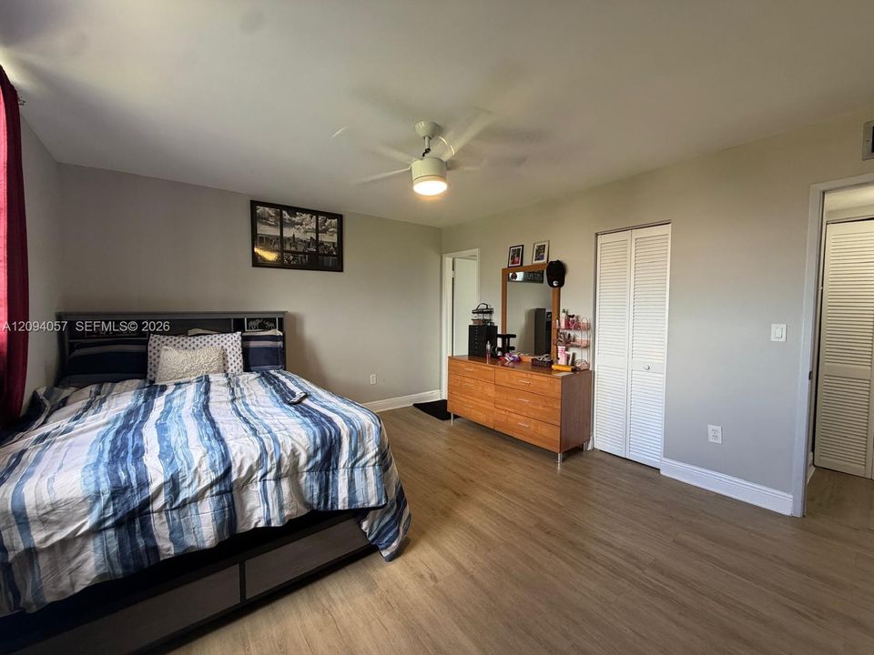 For Sale: $285,000 (2 beds, 2 baths, 1014 Square Feet)