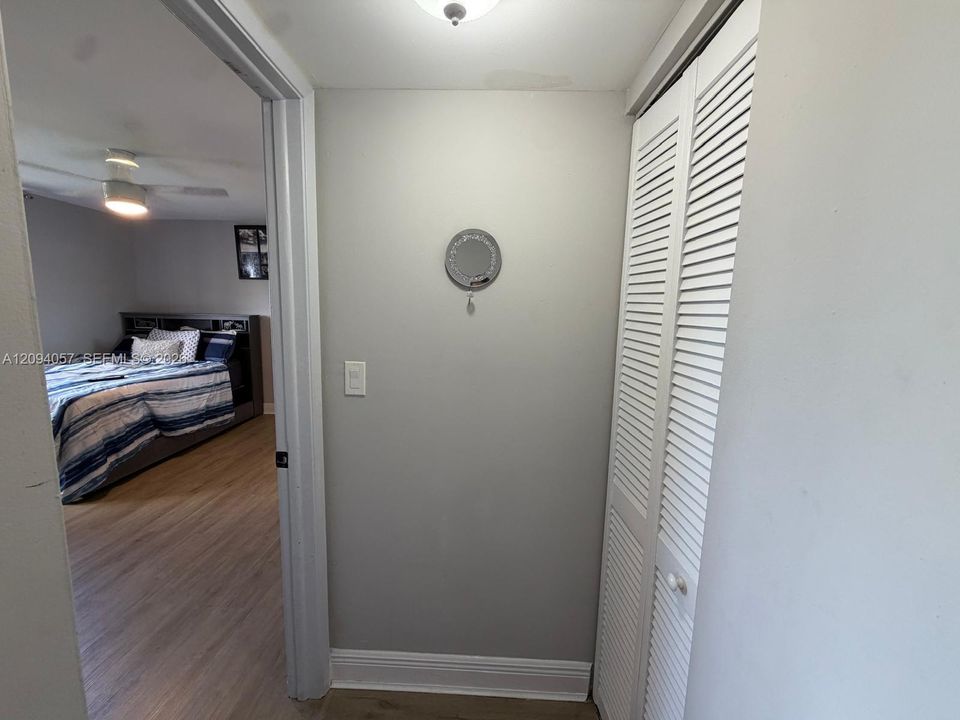 For Sale: $285,000 (2 beds, 2 baths, 1014 Square Feet)