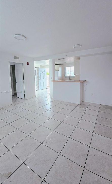 For Rent: $1,850 (1 beds, 1 baths, 600 Square Feet)
