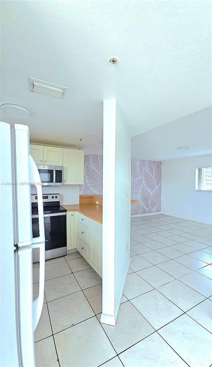 For Rent: $1,850 (1 beds, 1 baths, 600 Square Feet)