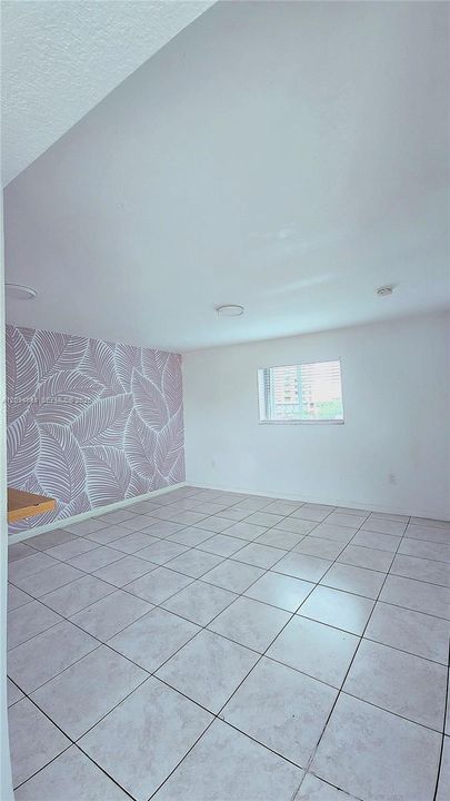 For Rent: $1,850 (1 beds, 1 baths, 600 Square Feet)
