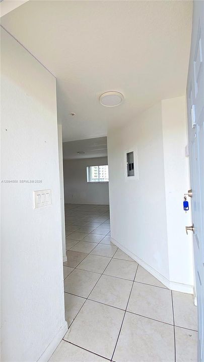 For Rent: $1,850 (1 beds, 1 baths, 600 Square Feet)