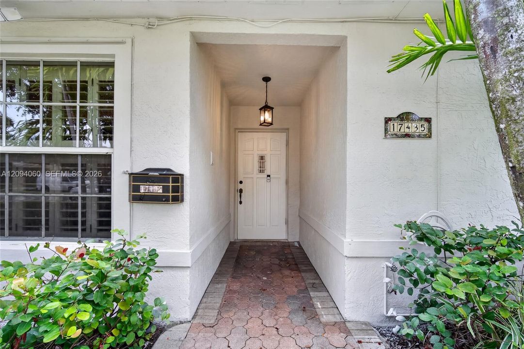 En Venta: $745,000 (3 camas, 2 baños, 2036 Pies cuadrados)