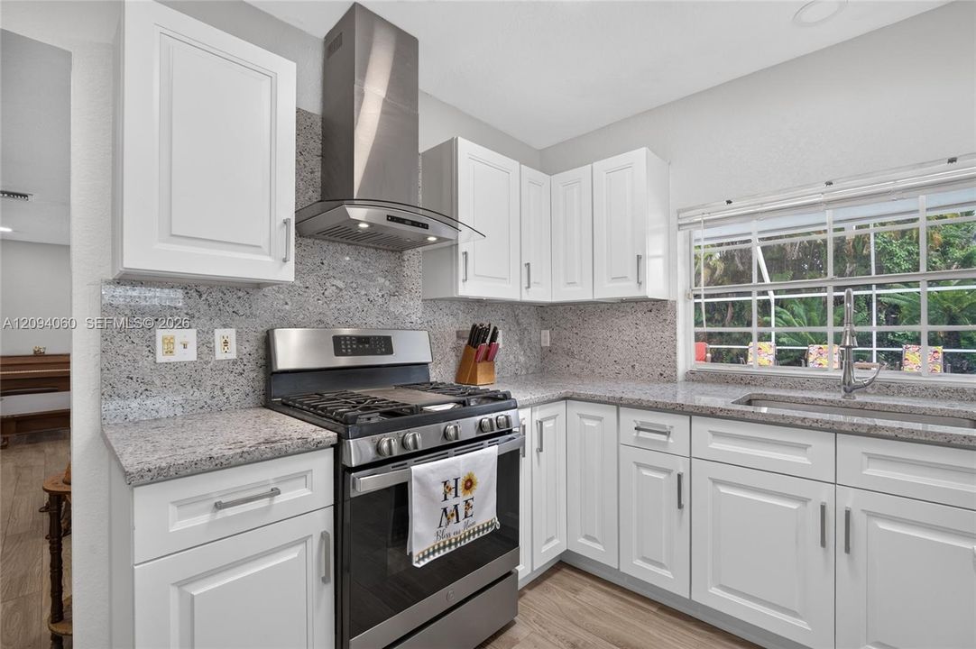 En Venta: $745,000 (3 camas, 2 baños, 2036 Pies cuadrados)