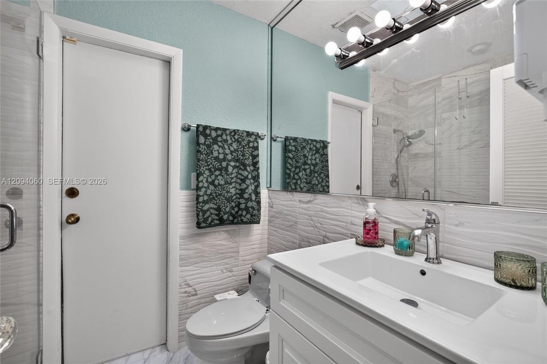 En Venta: $745,000 (3 camas, 2 baños, 2036 Pies cuadrados)