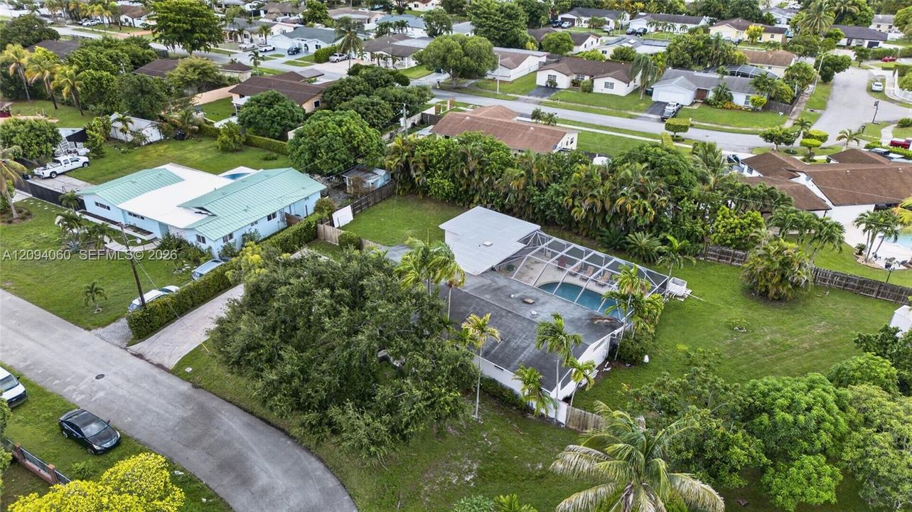 En Venta: $745,000 (3 camas, 2 baños, 2036 Pies cuadrados)