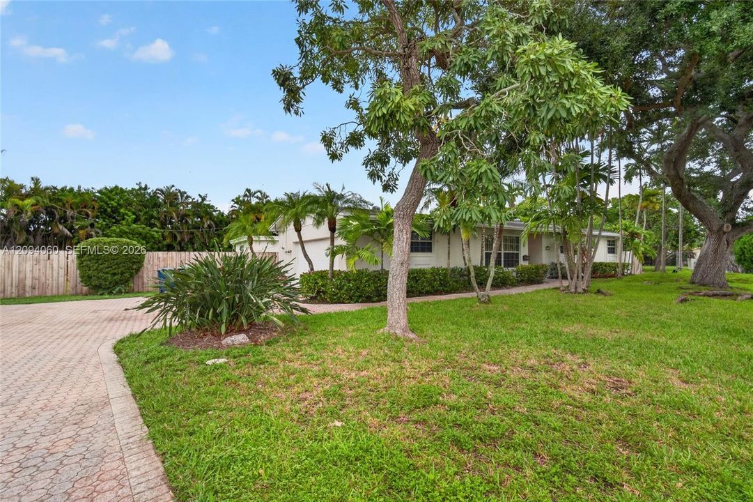 En Venta: $745,000 (3 camas, 2 baños, 2036 Pies cuadrados)