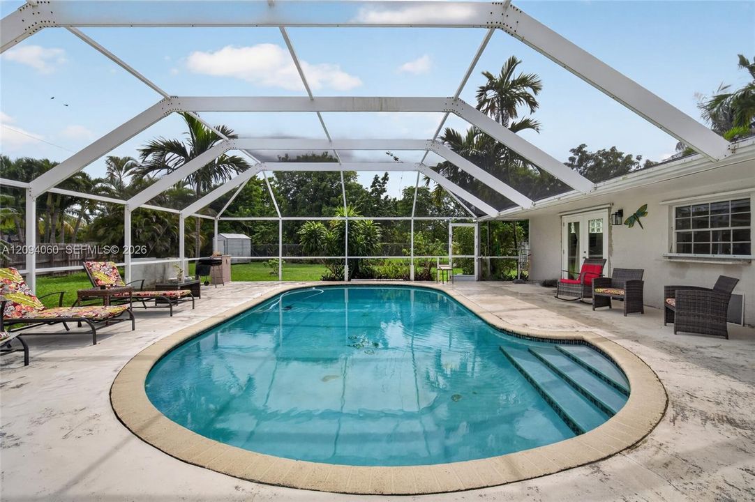 En Venta: $745,000 (3 camas, 2 baños, 2036 Pies cuadrados)