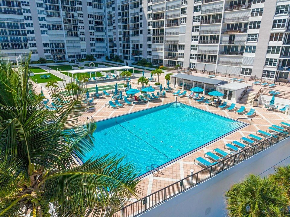 En Venta: $980,000 (2 camas, 2 baños, 1650 Pies cuadrados)