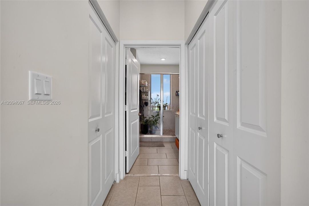 En Venta: $539,000 (2 camas, 2 baños, 1124 Pies cuadrados)