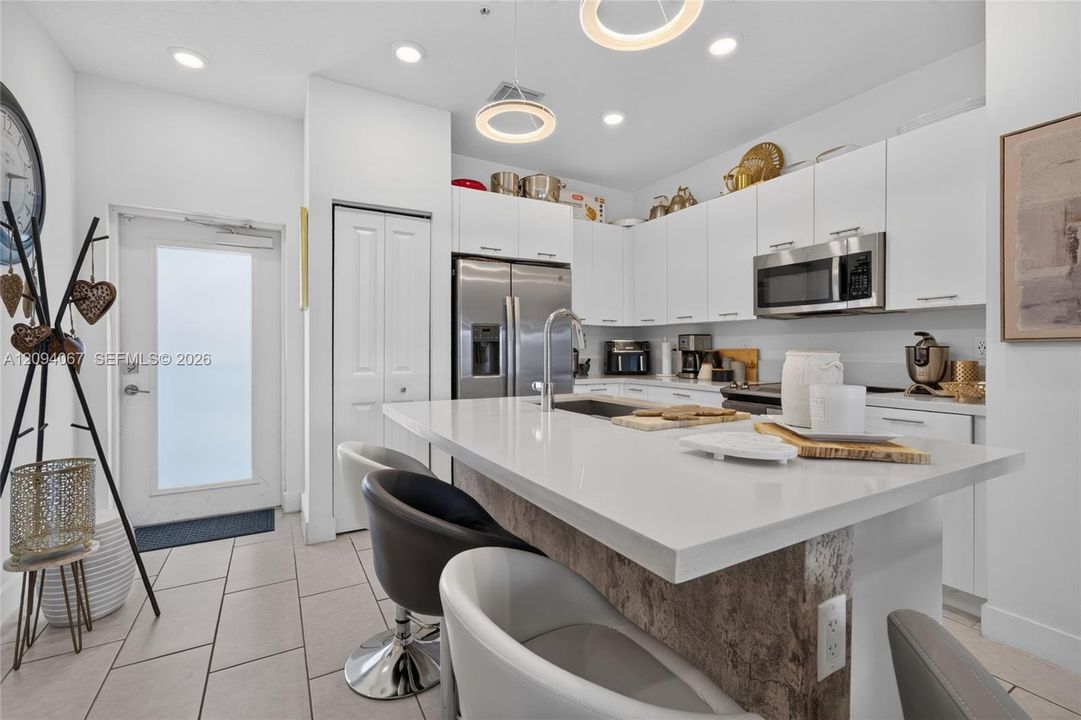 En Venta: $539,000 (2 camas, 2 baños, 1124 Pies cuadrados)