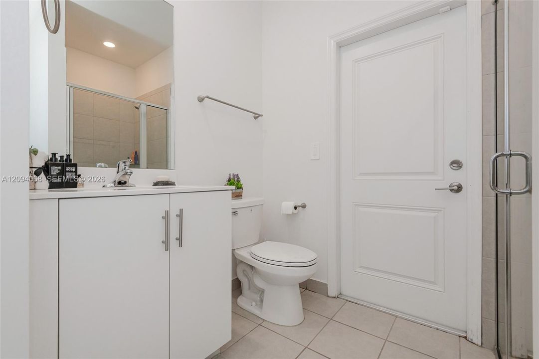 En Venta: $664,900 (5 camas, 3 baños, 2640 Pies cuadrados)