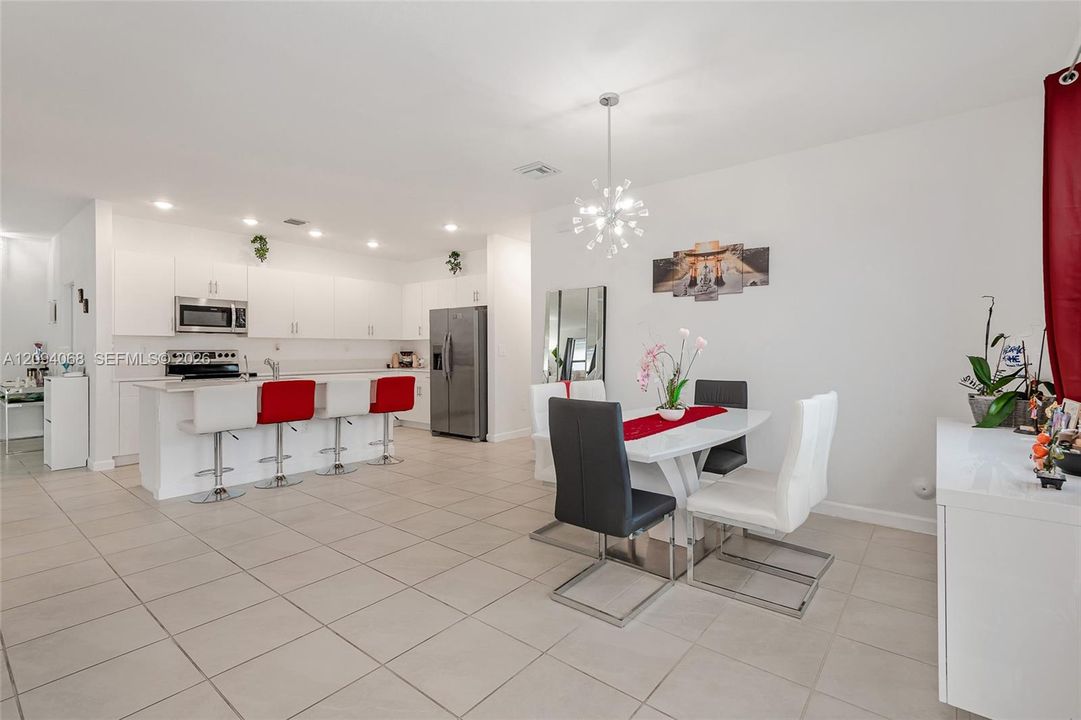 En Venta: $664,900 (5 camas, 3 baños, 2640 Pies cuadrados)
