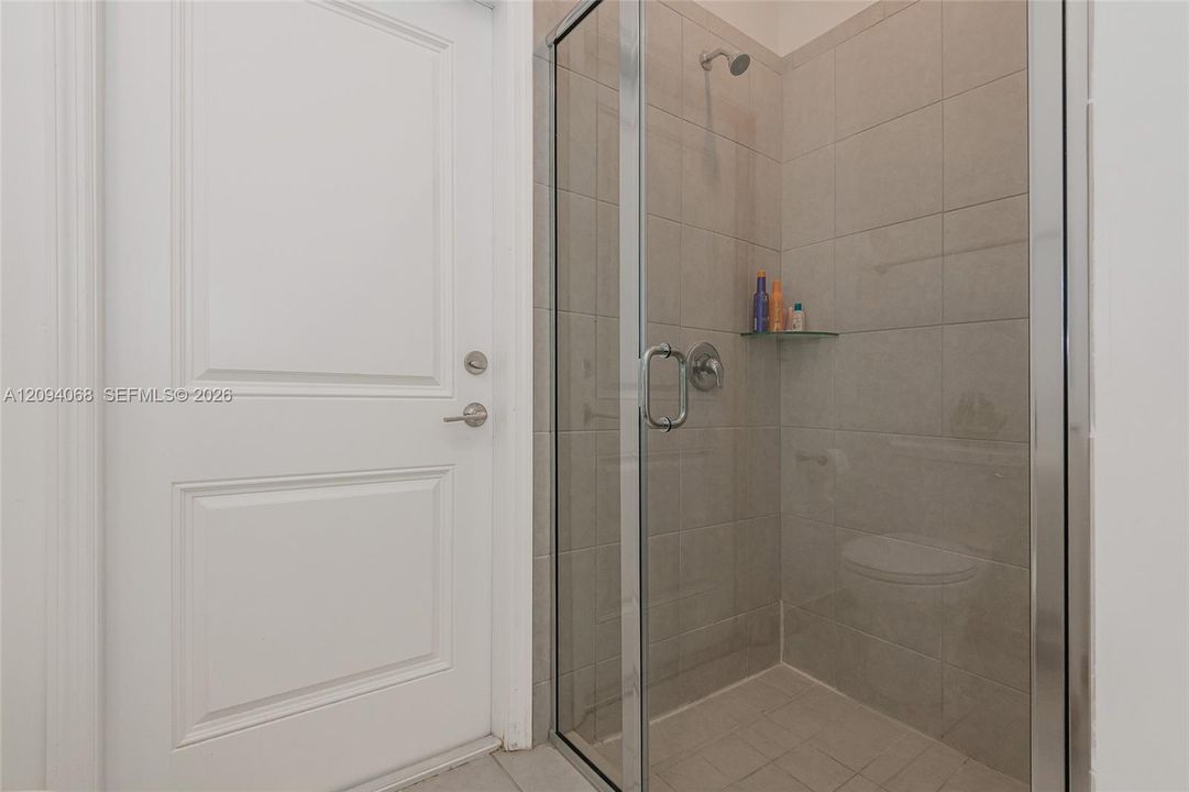 En Venta: $664,900 (5 camas, 3 baños, 2640 Pies cuadrados)
