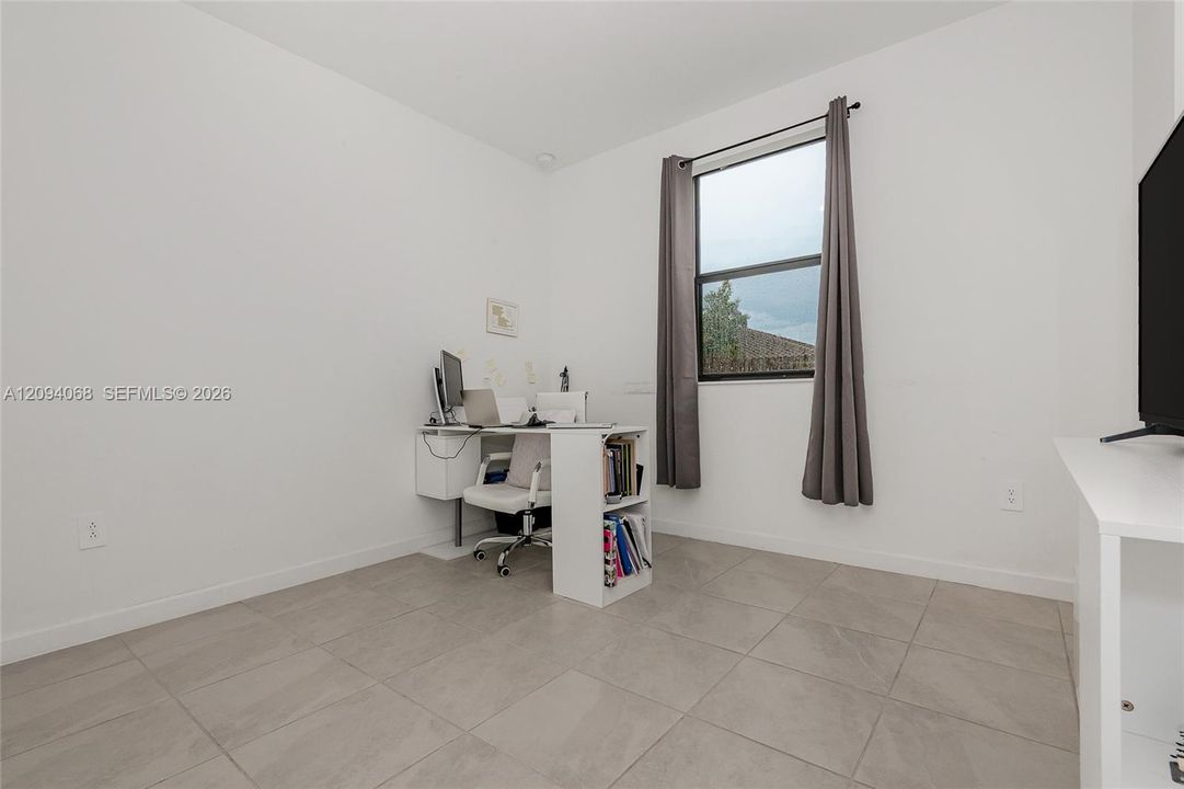 En Venta: $664,900 (5 camas, 3 baños, 2640 Pies cuadrados)