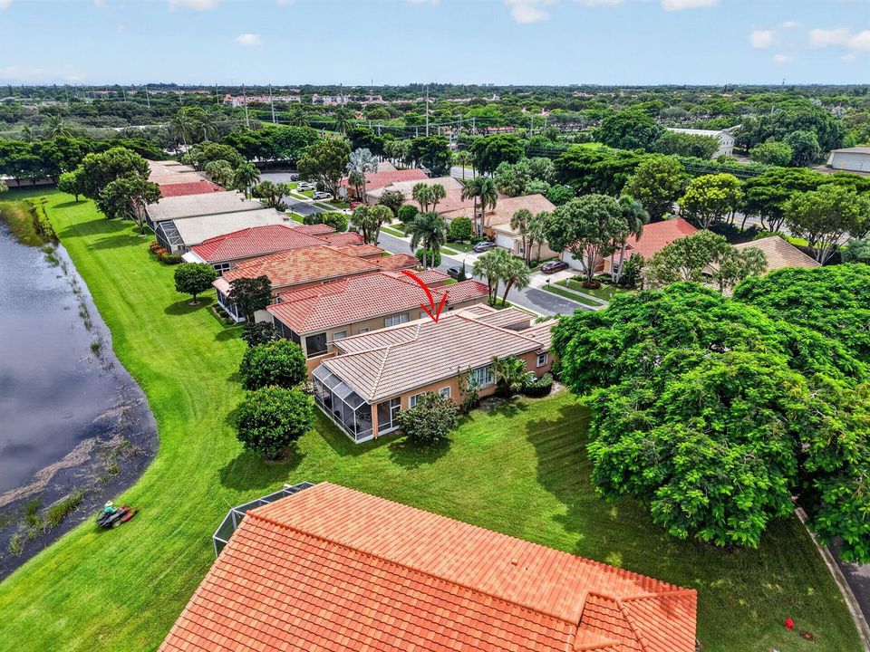 EXTRAORDINARY 1/4 acre Lake Lot