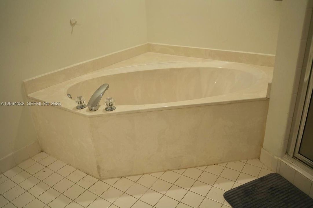 En Venta: $470,000 (3 camas, 2 baños, 1845 Pies cuadrados)
