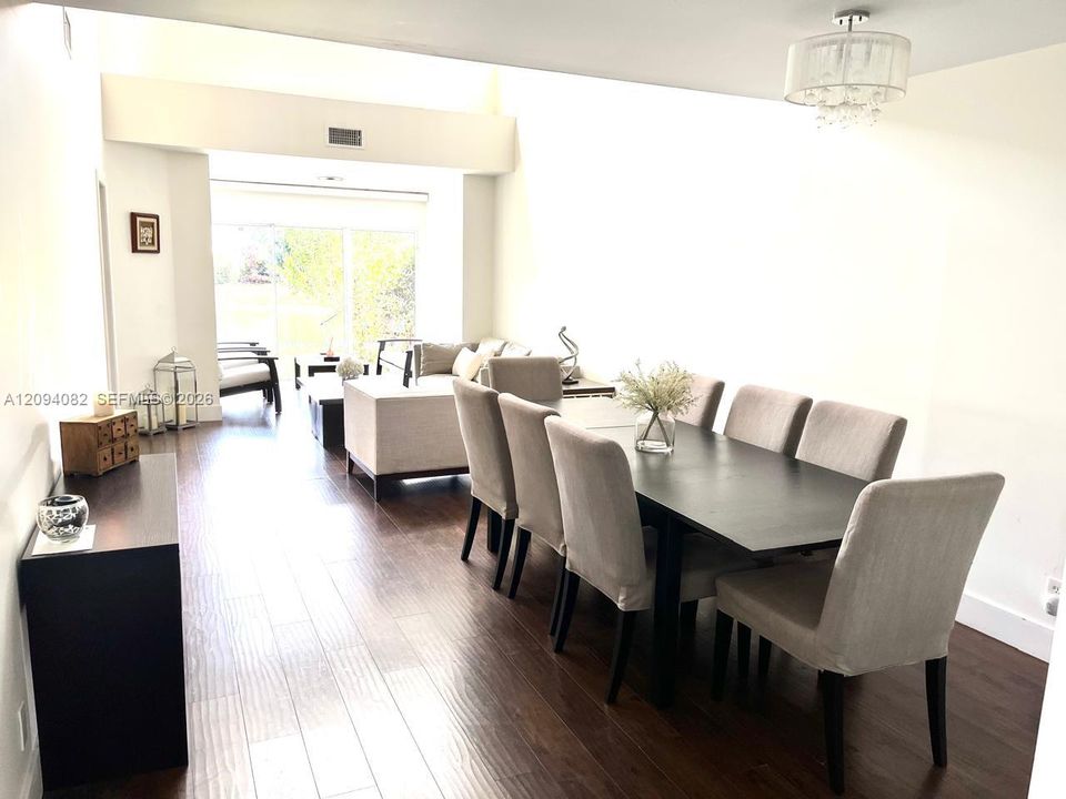 En Venta: $470,000 (3 camas, 2 baños, 1845 Pies cuadrados)