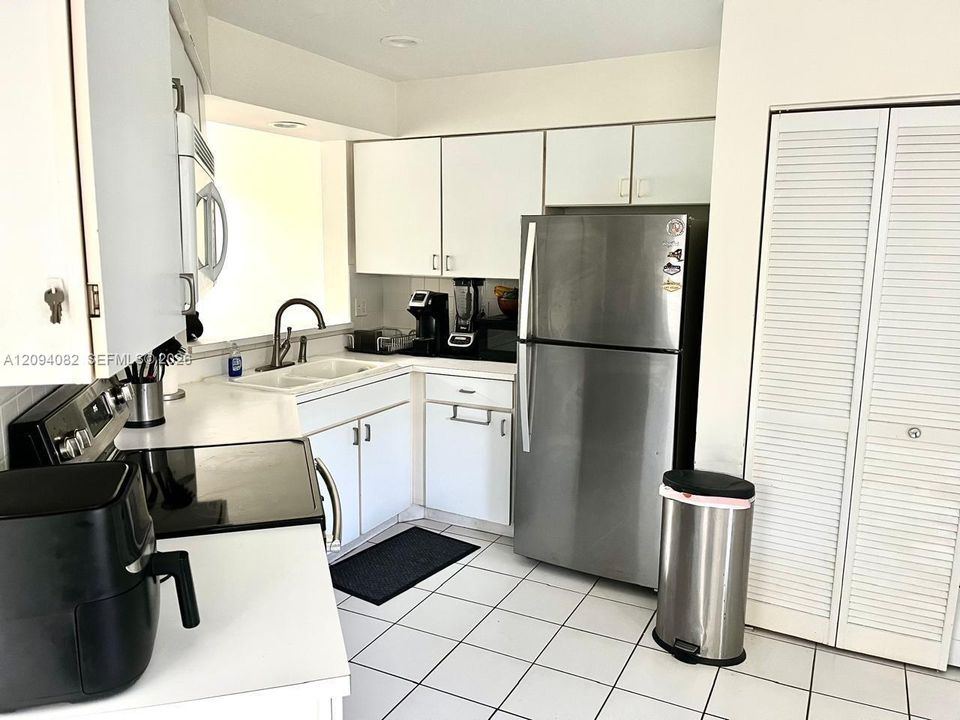 En Venta: $470,000 (3 camas, 2 baños, 1845 Pies cuadrados)