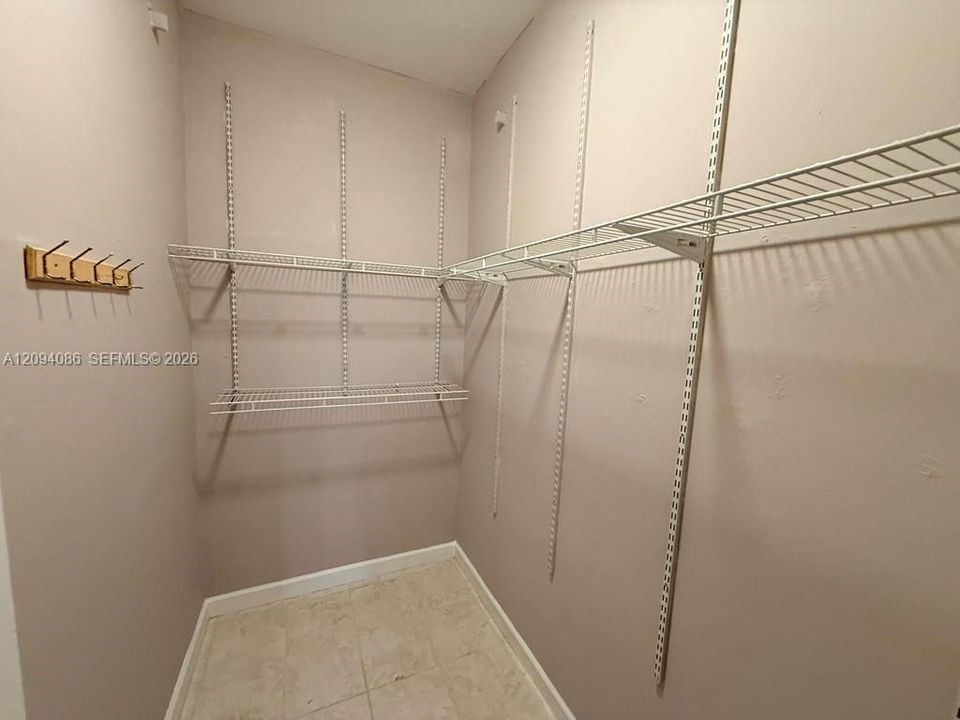В аренду: $1,700 (1 спален, 1 ванн, 570 Квадратных фут)