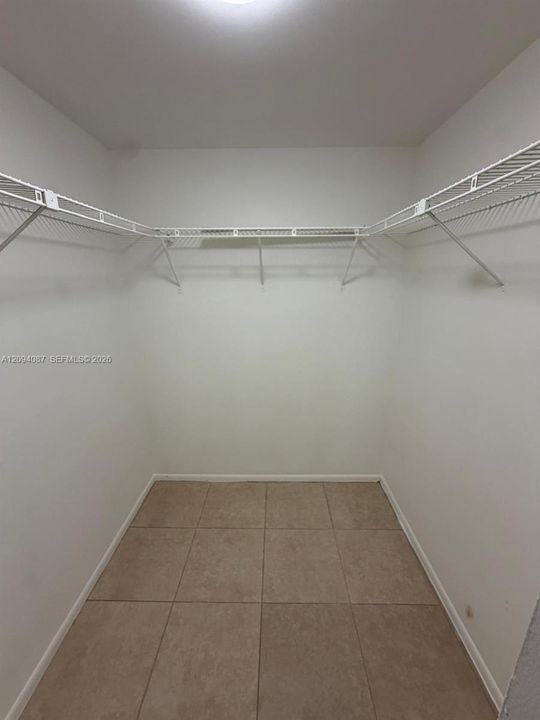На продажу: $199,900 (2 спален, 2 ванн, 949 Квадратных фут)