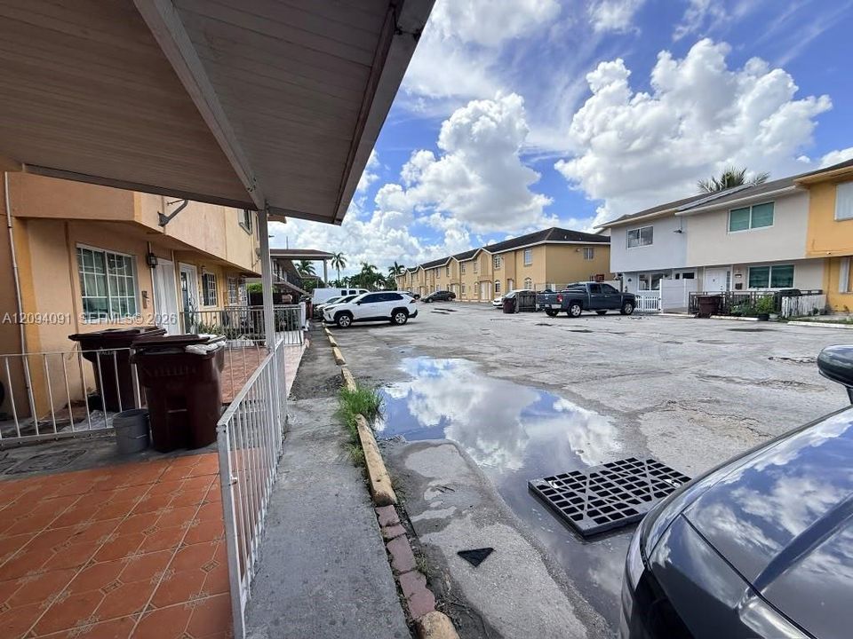 В аренду: $2,700 (3 спален, 2 ванн, 1102 Квадратных фут)