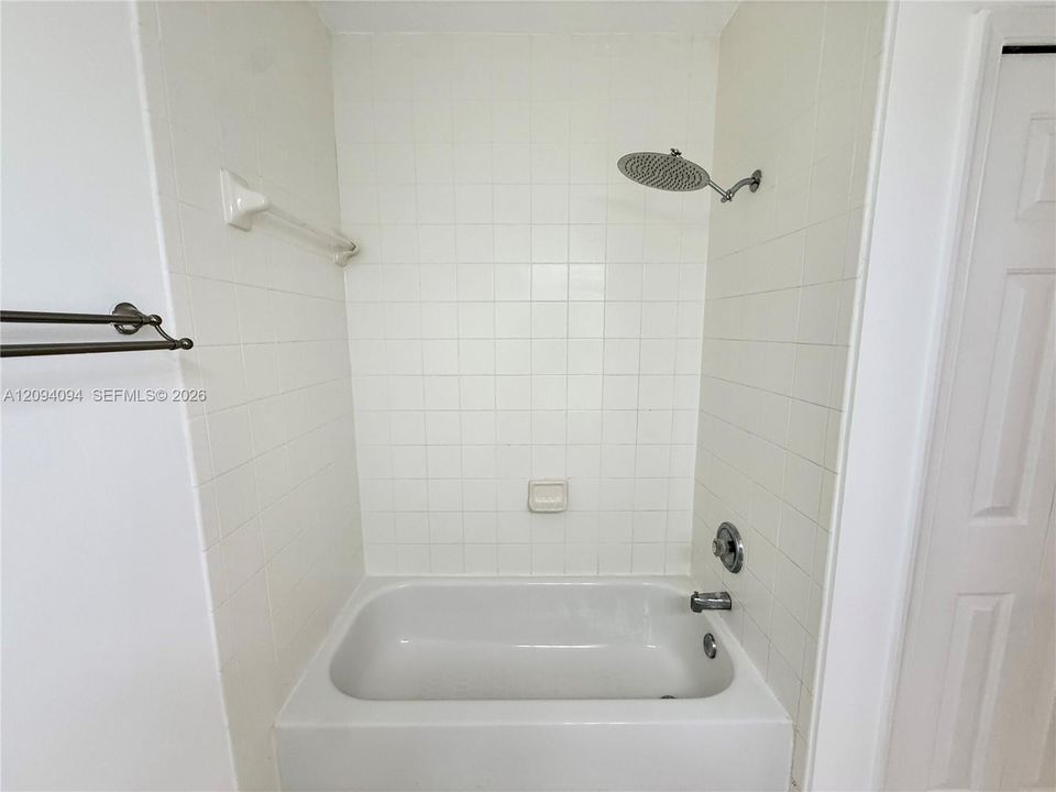 For Rent: $3,100 (3 beds, 2 baths, 1450 Square Feet)