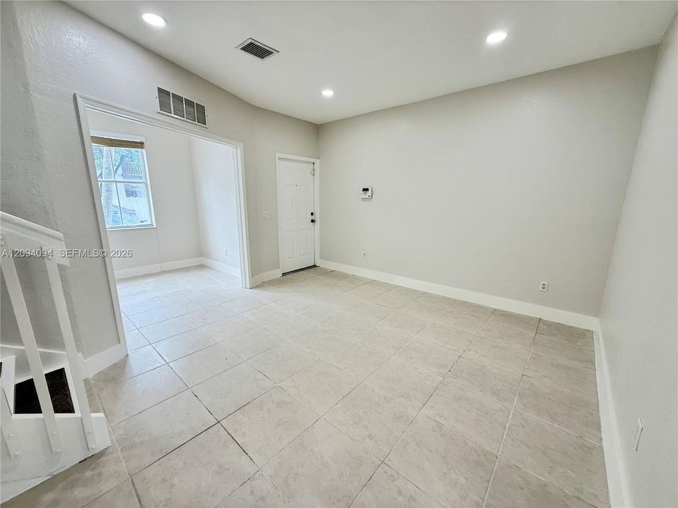 For Rent: $3,100 (3 beds, 2 baths, 1450 Square Feet)
