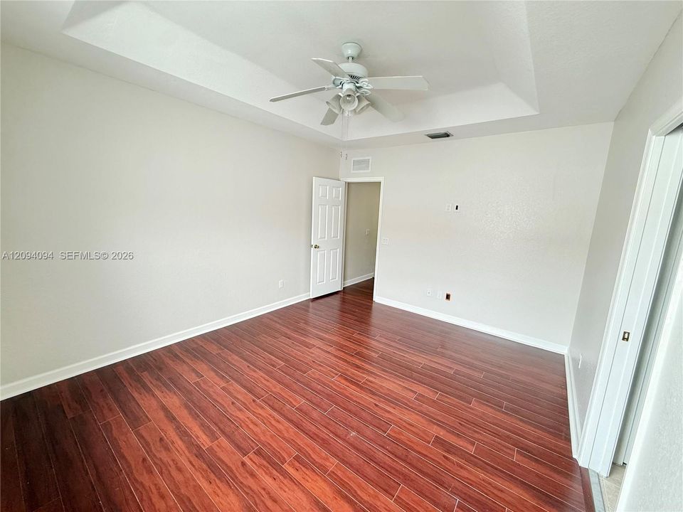 For Rent: $3,100 (3 beds, 2 baths, 1450 Square Feet)