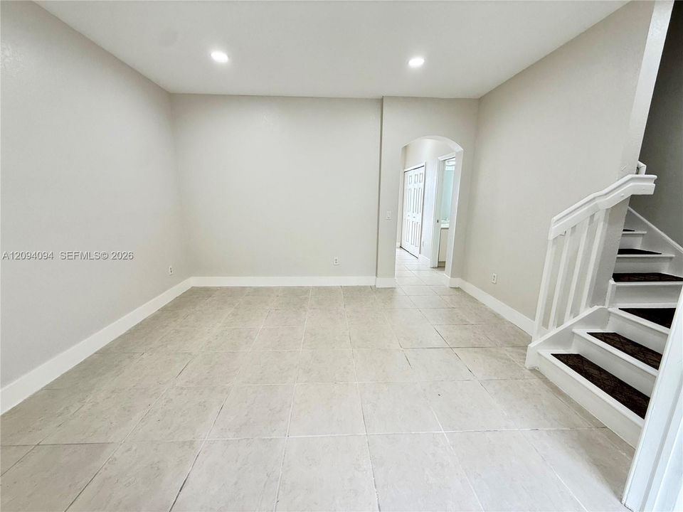 For Rent: $3,100 (3 beds, 2 baths, 1450 Square Feet)