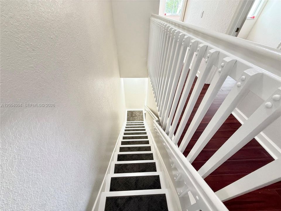 For Rent: $3,100 (3 beds, 2 baths, 1450 Square Feet)