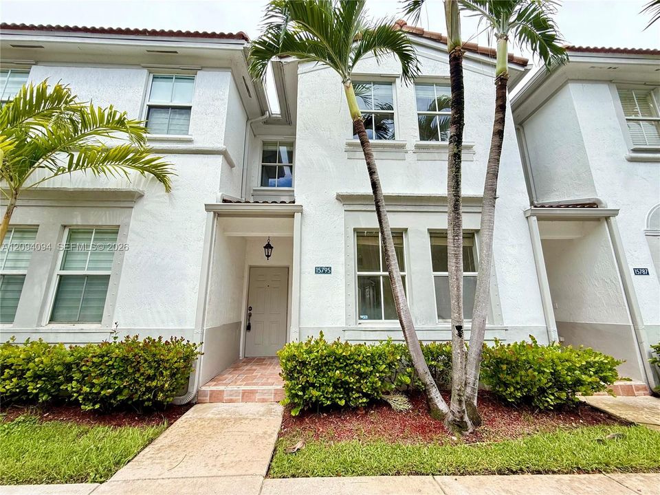 For Rent: $3,100 (3 beds, 2 baths, 1450 Square Feet)