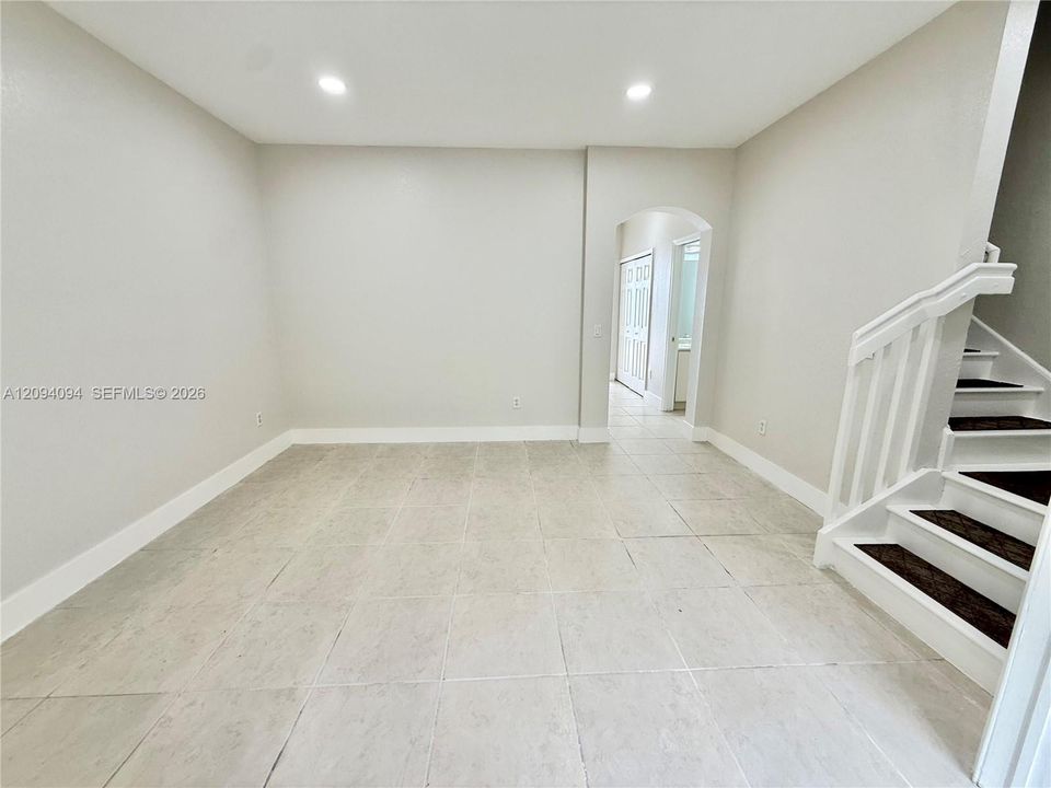 For Rent: $3,100 (3 beds, 2 baths, 1450 Square Feet)