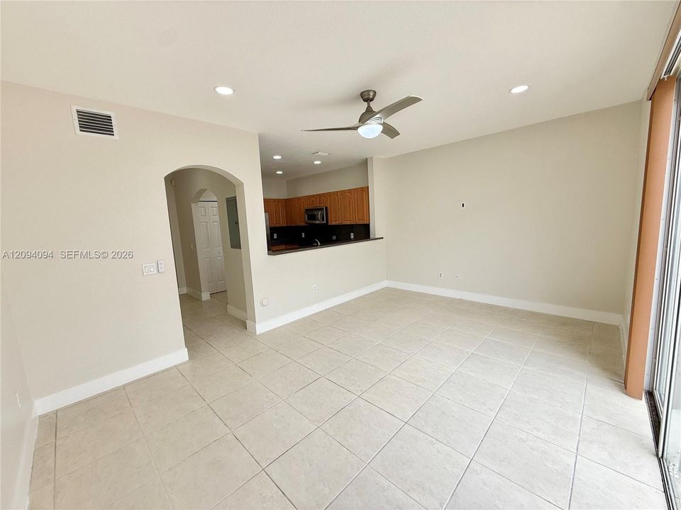 For Rent: $3,100 (3 beds, 2 baths, 1450 Square Feet)