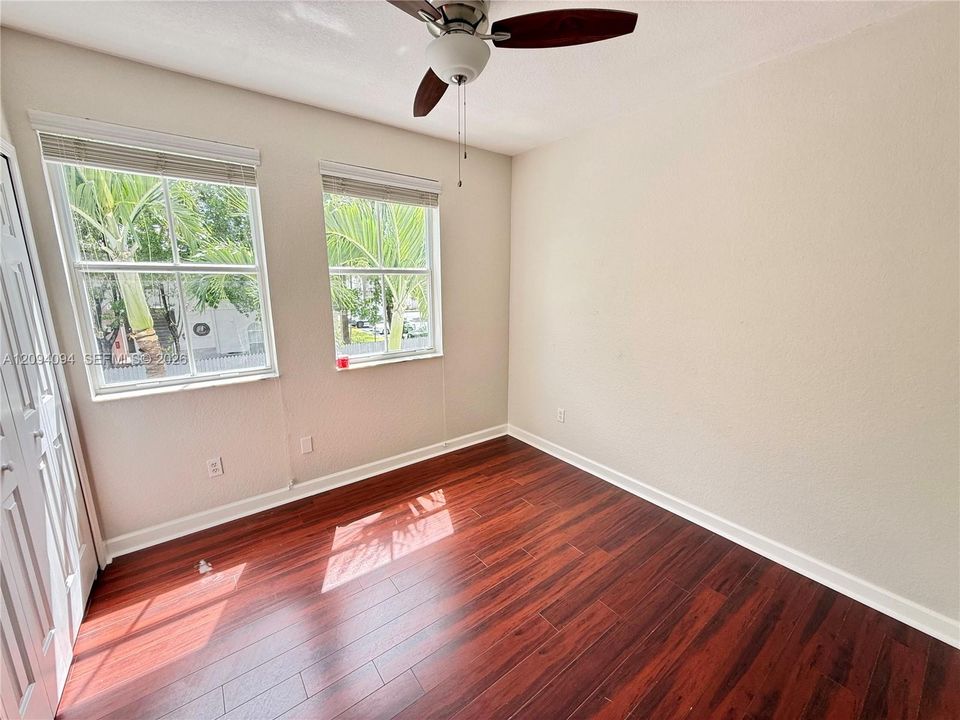 For Rent: $3,100 (3 beds, 2 baths, 1450 Square Feet)