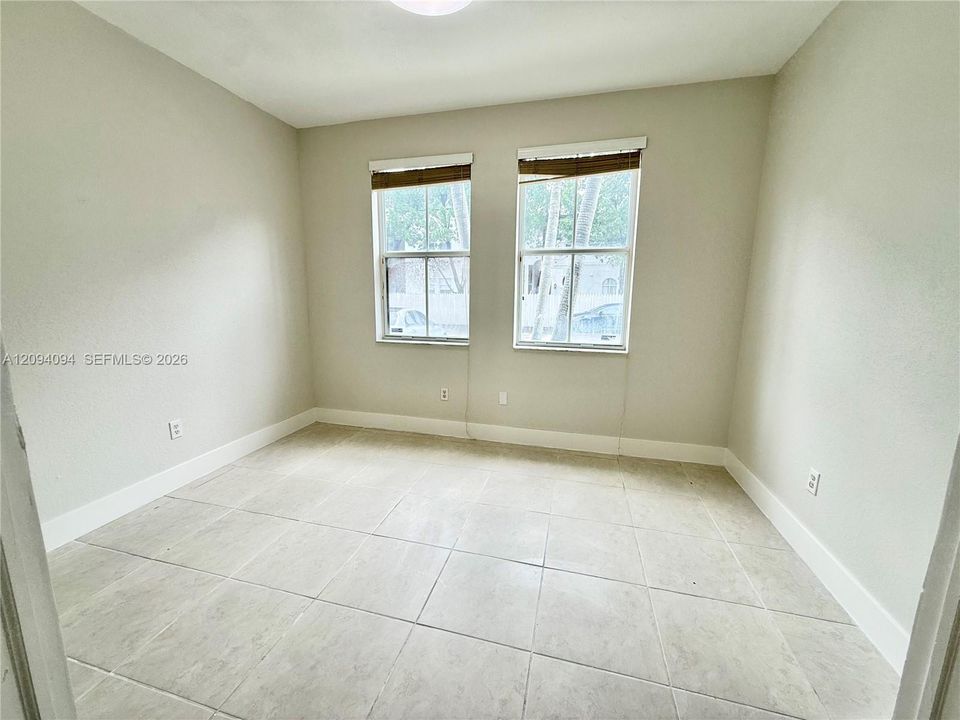 For Rent: $3,100 (3 beds, 2 baths, 1450 Square Feet)