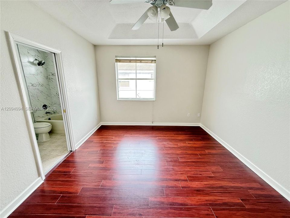 For Rent: $3,100 (3 beds, 2 baths, 1450 Square Feet)