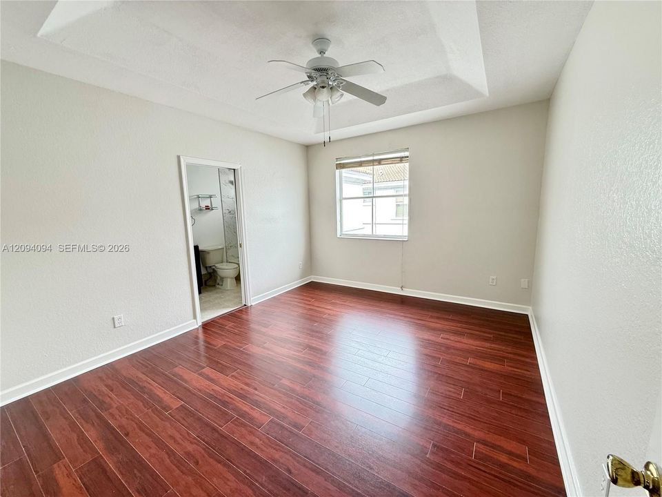 For Rent: $3,100 (3 beds, 2 baths, 1450 Square Feet)