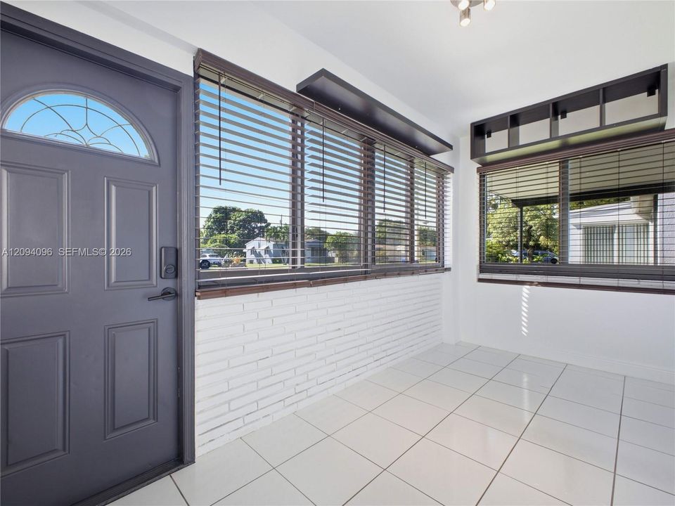 En Venta: $490,000 (3 camas, 1 baños, 0 Pies cuadrados)