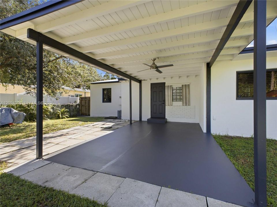 En Venta: $490,000 (3 camas, 1 baños, 0 Pies cuadrados)