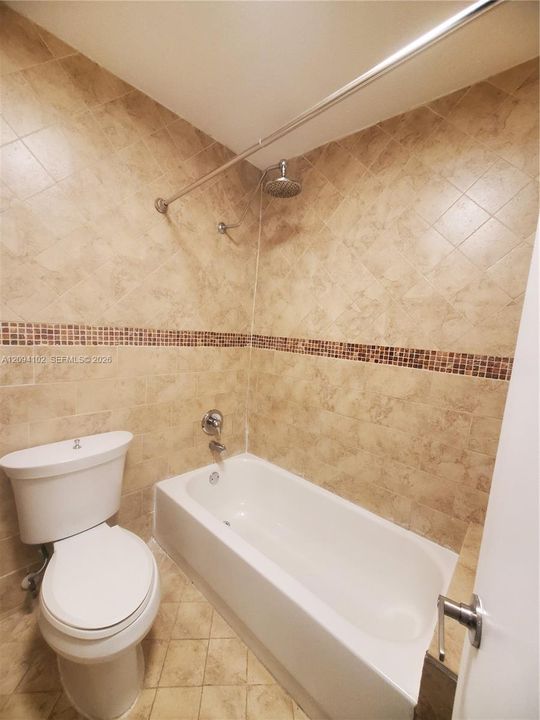 For Rent: $2,599 (2 beds, 2 baths, 930 Square Feet)