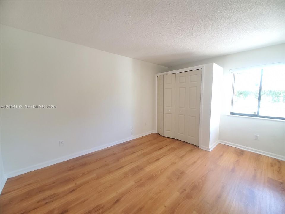 For Rent: $2,599 (2 beds, 2 baths, 930 Square Feet)