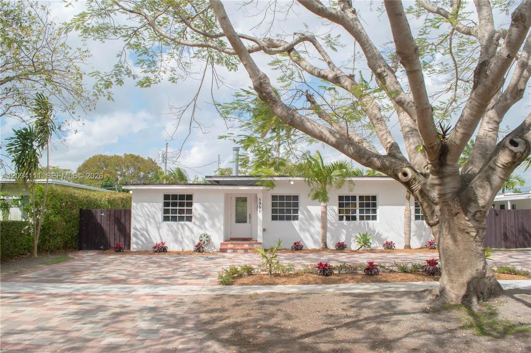 En Renta: $7,300 (4 camas, 2 baños, 1637 Pies cuadrados)