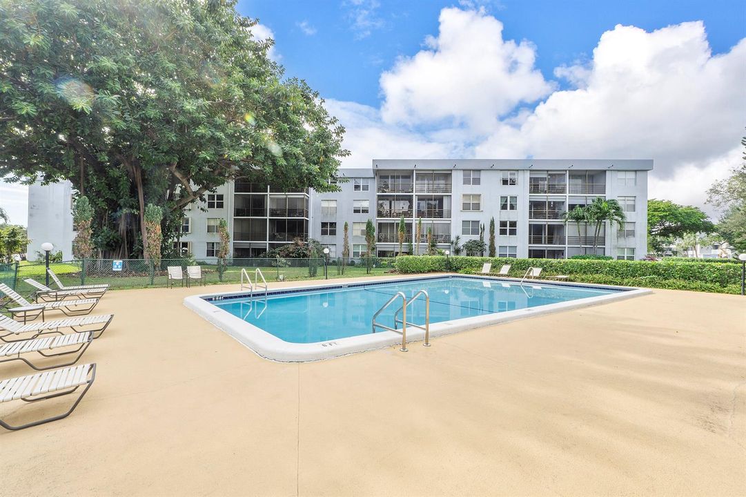 104 Royal Park Dr 4B_002