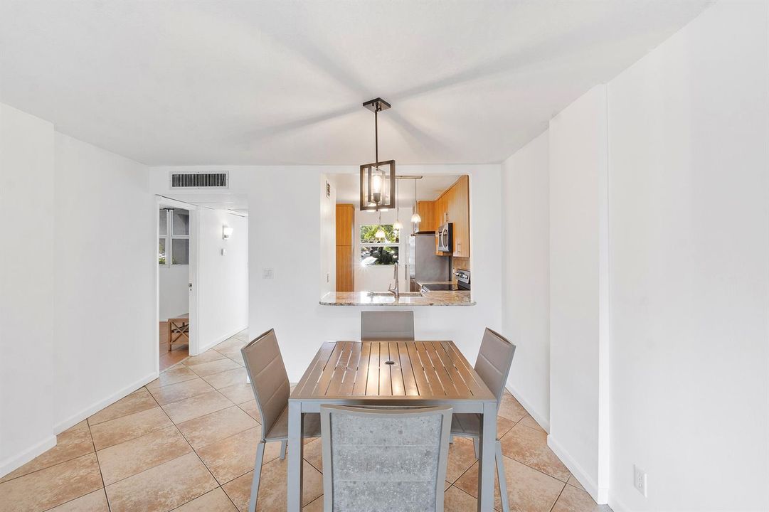 113 Royal Park Dr 1H_014