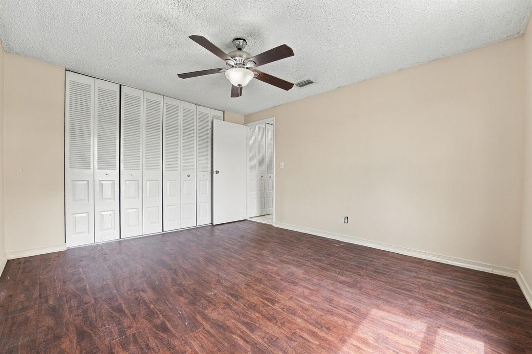 Secondary bedroom