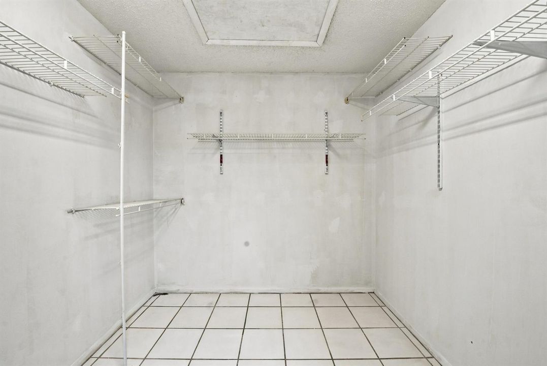 Walk in closet