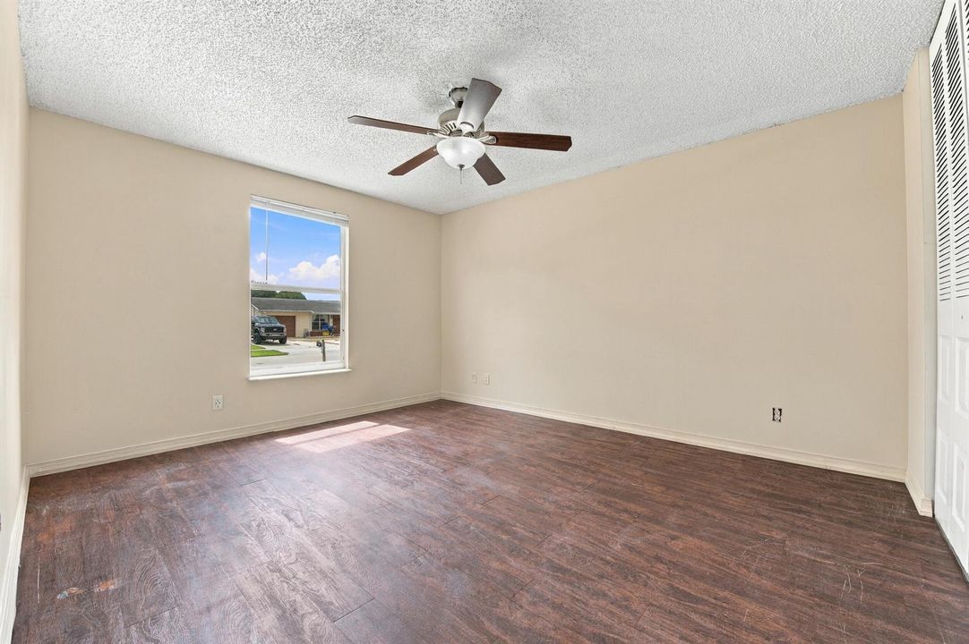 Secondary bedroom