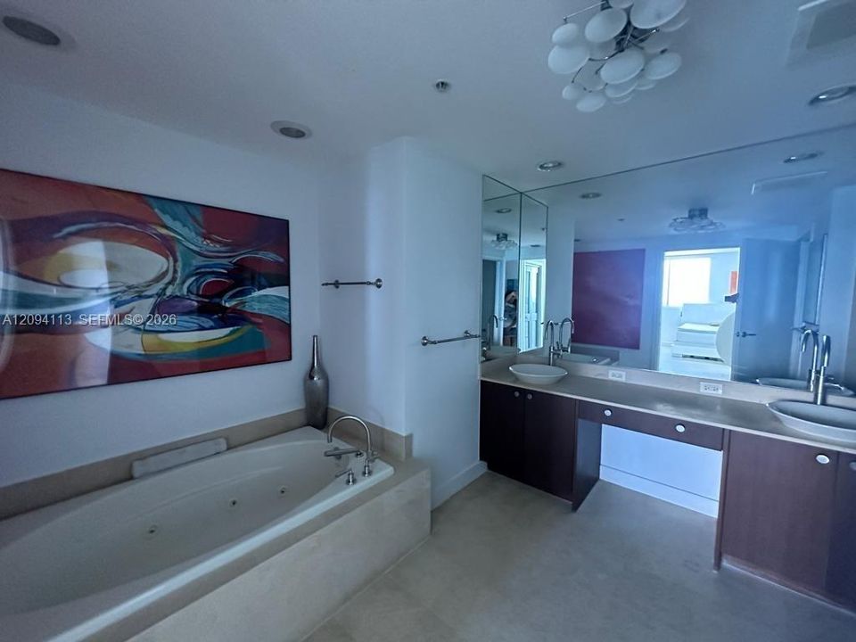 For Rent: $14,500 (3 beds, 3 baths, 1820 Square Feet)